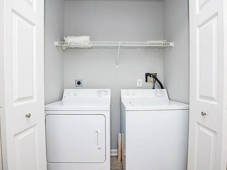 Park Station Apartments — Photo 14