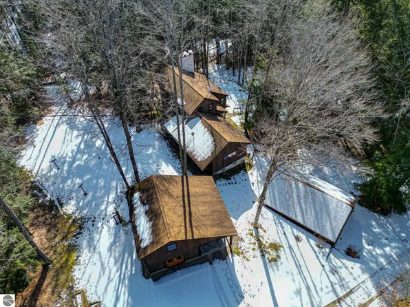 5038 Moore Rd, Williamsburg, MI 49690