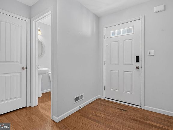 4th image of 201 Wheatstone Ln