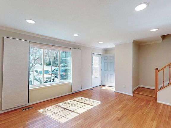 2nd image of 5705 Heritage Hill Ct