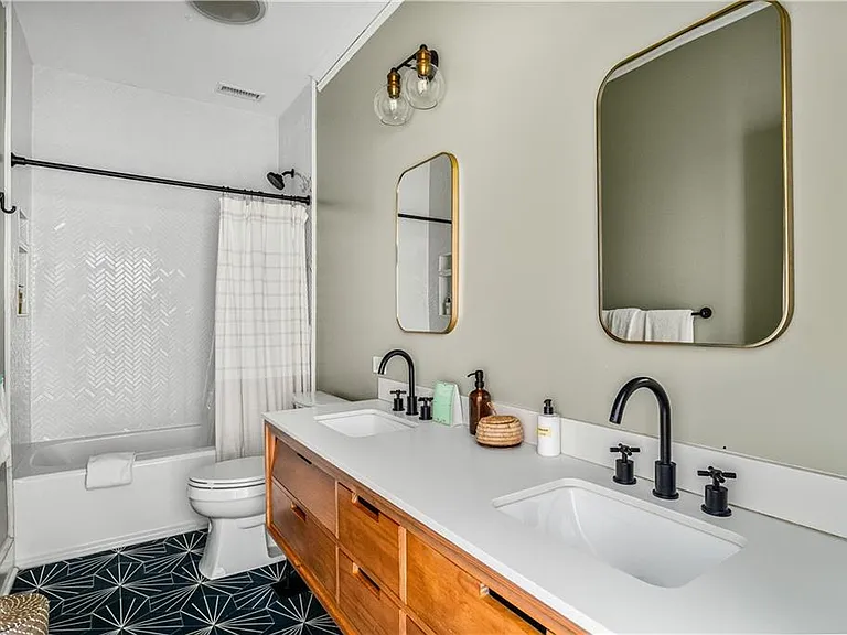 570 Morgan St NE #A — Photo 23