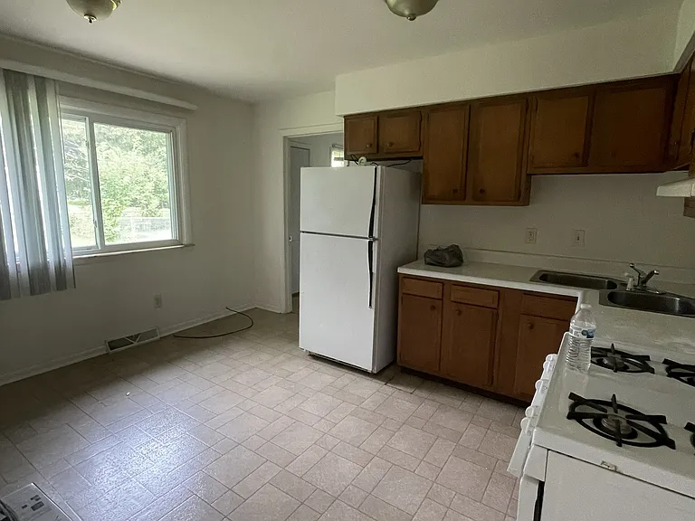 3071 N Center Rd — Photo 2