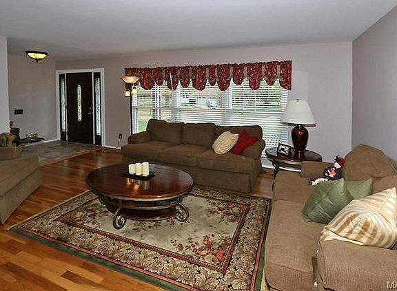 4th image of 12905 Chaumont Ct
