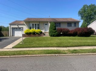 5 Lawrence Dr, Hackettstown, NJ 07840