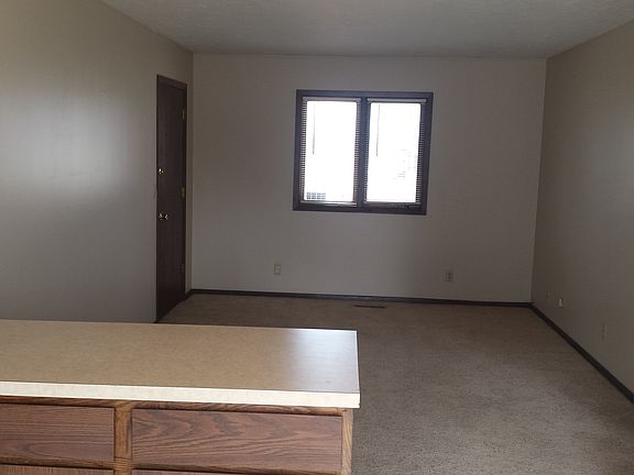 4th image of 2117 Cottage St