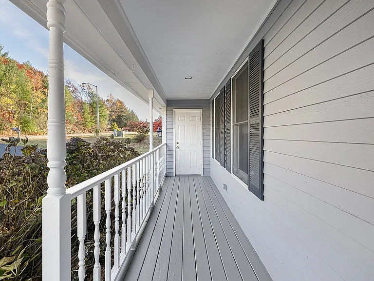 42 Rollingwood Dr — Photo 5