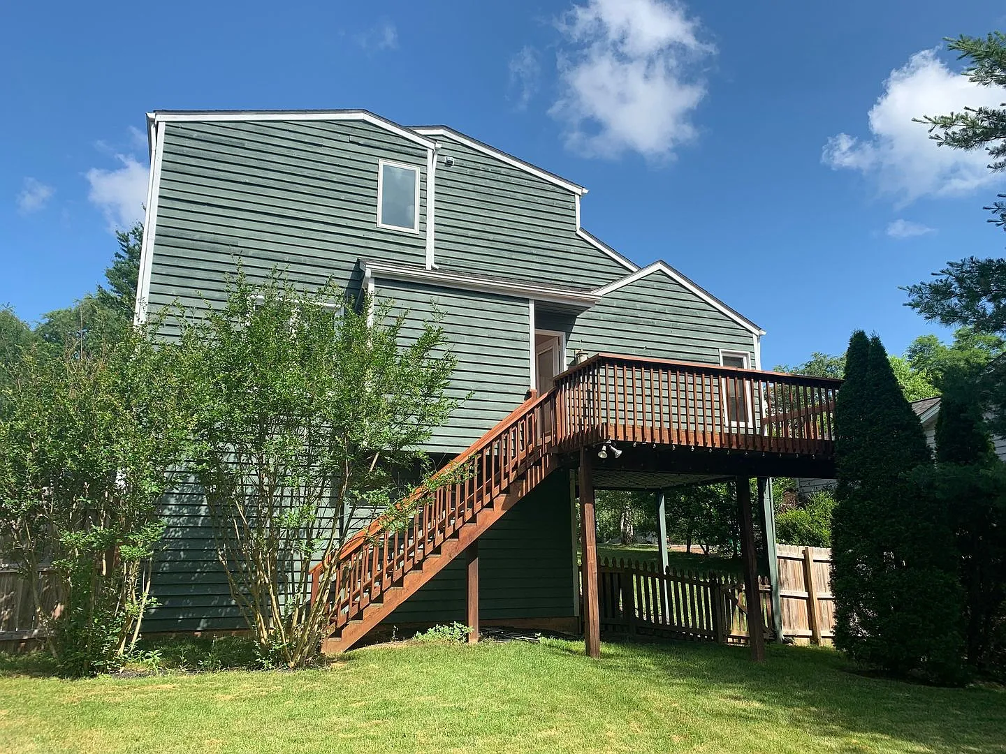 3 Bedroom, 2.5 Bath House — Photo 2