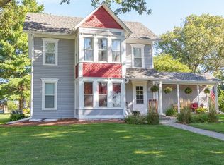 515 E 1st St, Earlham, IA 50072