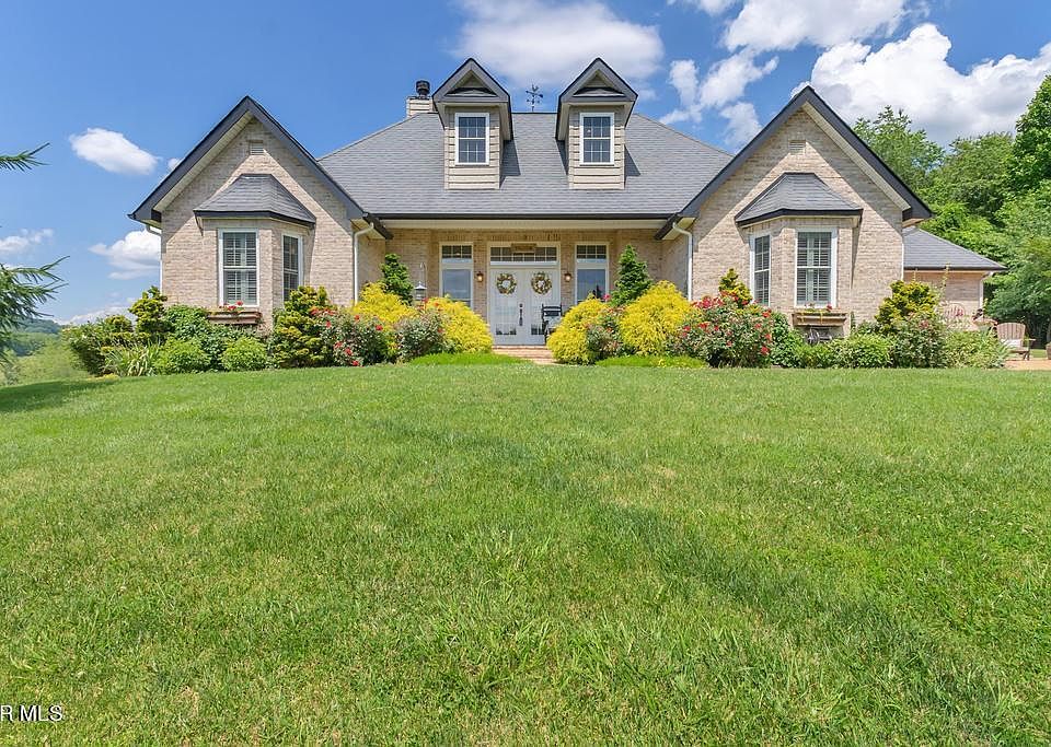 1st image of 290 Pebble Beach Dr