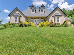 290 Pebble Beach Dr, Bristol, VA 24202
