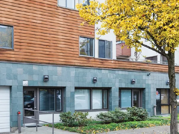 6823 Oswego Pl NE #301, Seattle, WA 98115