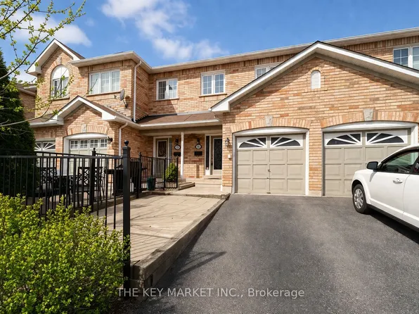 2350 Britannia Rd W #16, Mississauga, ON L5M 6A7