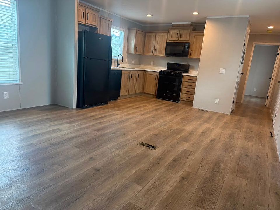 Redman Flyer 400 Lindale Dr #34, Marion, IA 52302 | Zillow
