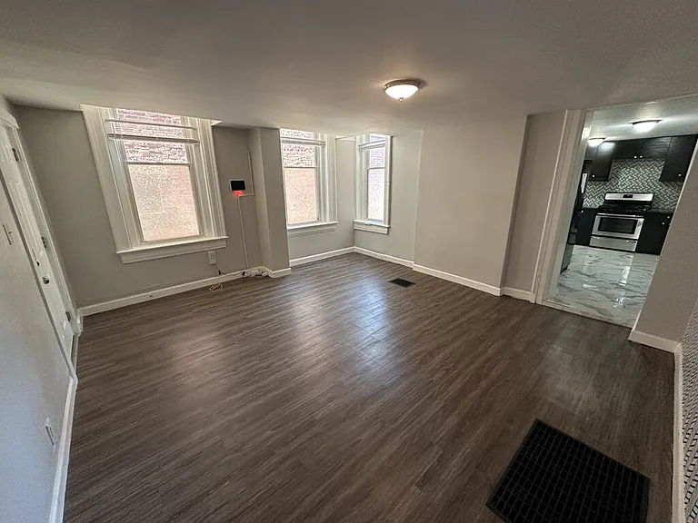 2153 Loth St #1 — Photo 23