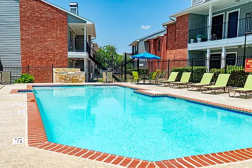 Chesapeake Apartments Photo 1
