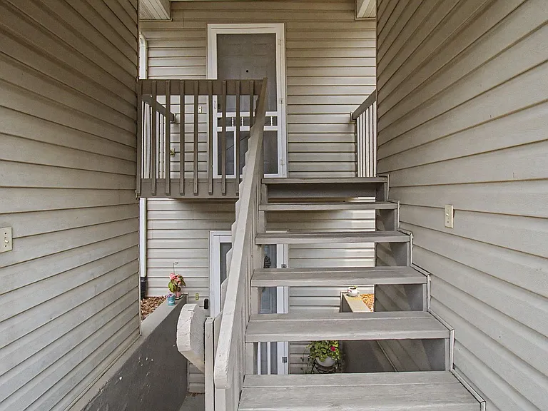 19 Shanna Dr — Photo 18
