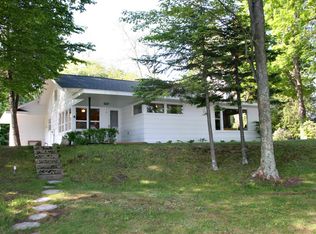 7580 W Glenmere Rd, Empire, MI 49630