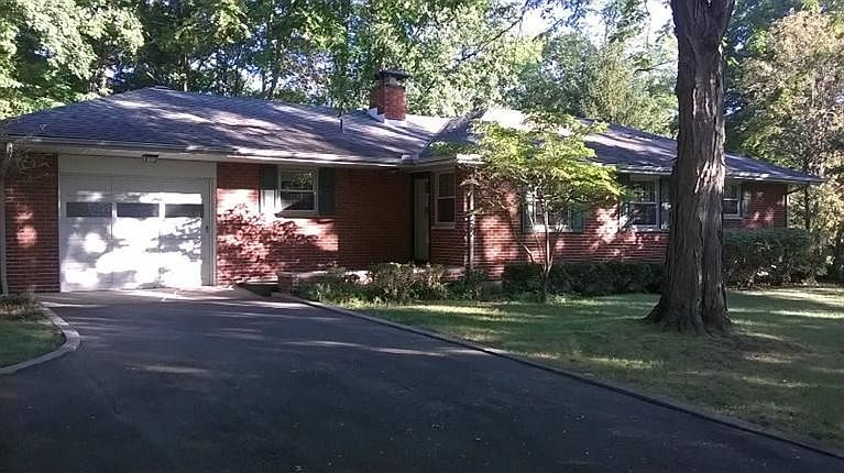 1st image of 23 Ironwood Dr