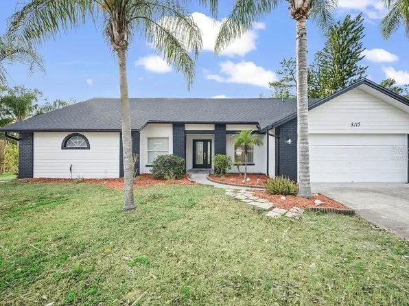 3215 Pine Club Dr, Plant City, FL 33566