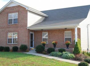 322 Cottonwood Ct, Clarksville, TN 37040