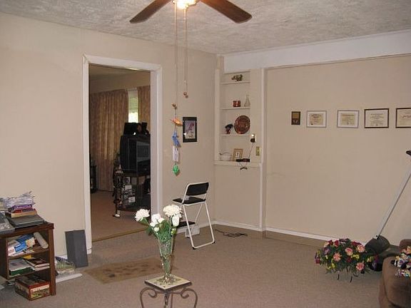 5th image of 1085 Kinsey St