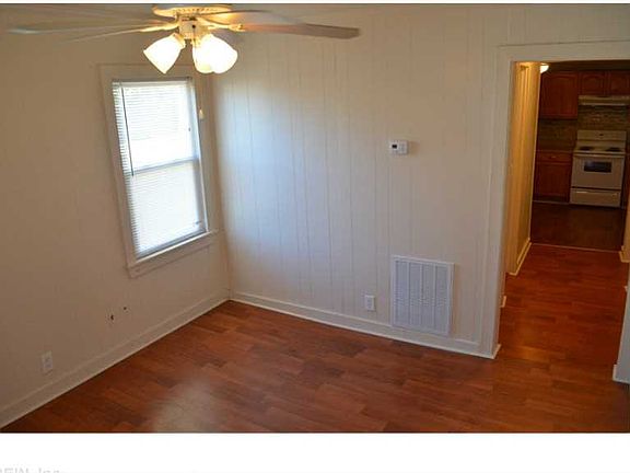 4th image of 718 Reservoir Ave
