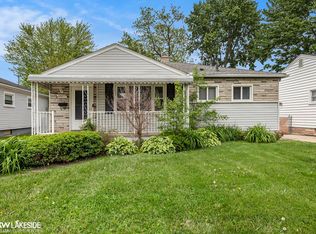 29277 Commonwealth St, Roseville, MI 48066