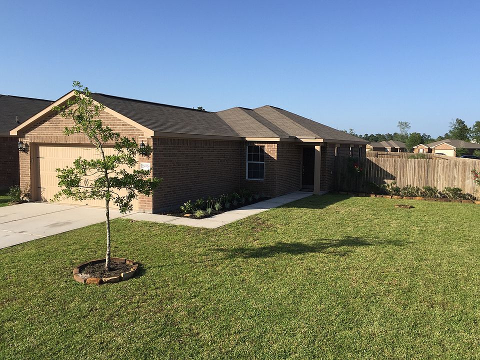 OVERSIZED corner lot!