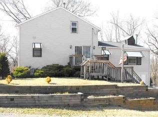 26 Blue Grass Ct, Davenport, IA 52802