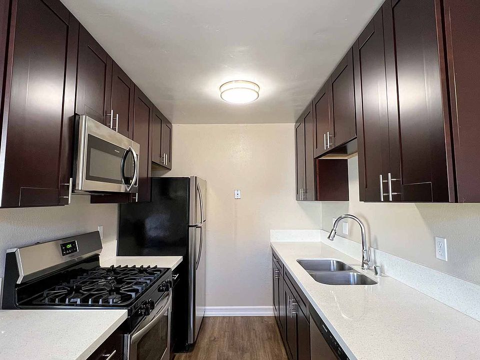 1st image of 4060 Euclid Ave #18