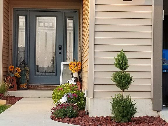 3rd image of 3413 S Glasgow Cir