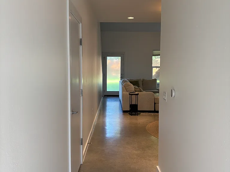 5616 S 1st St #18 — Photo 3