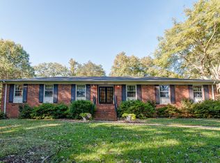 800 Wingrave Dr, Charlotte, NC 28270