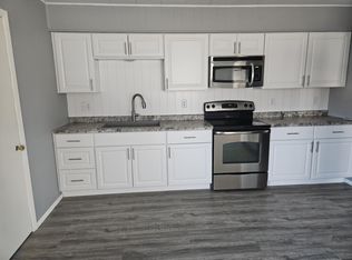 206 W Main St #A, Heyworth, IL 61745