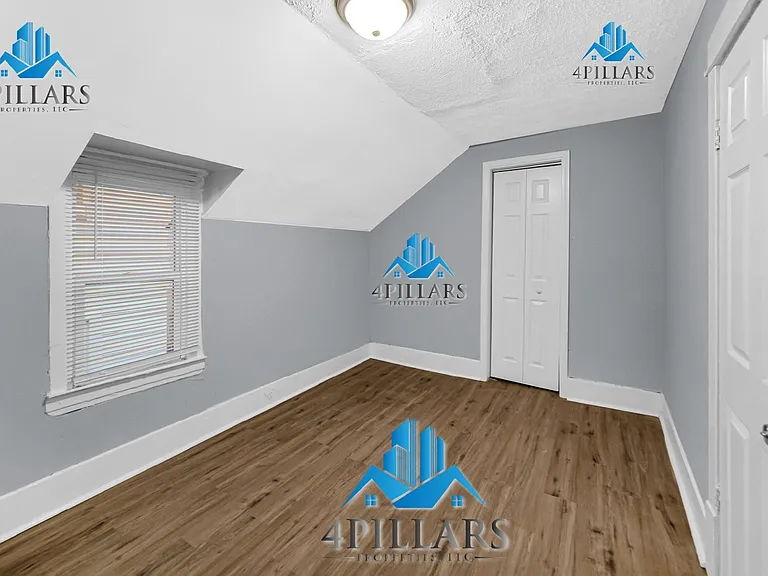 523 W Columbus Dr #2 — Photo 21