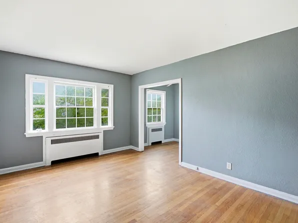 2670 Noble Rd APT 201, Cleveland, OH 44121