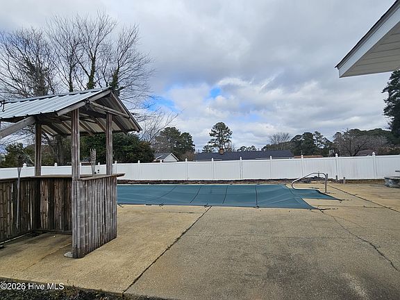 4th image of 309 Fairfax Street