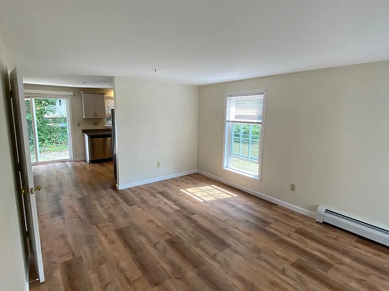 Oak Terrace Townhomes — Photo 7