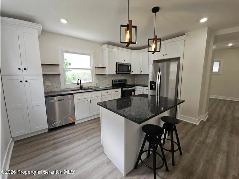 1105 Quincy Ave — Photo 17