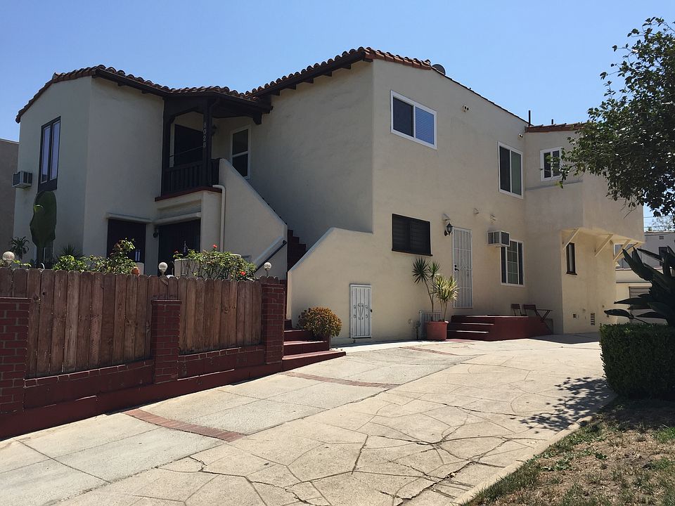 1st image of 8028 Blackburn Ave