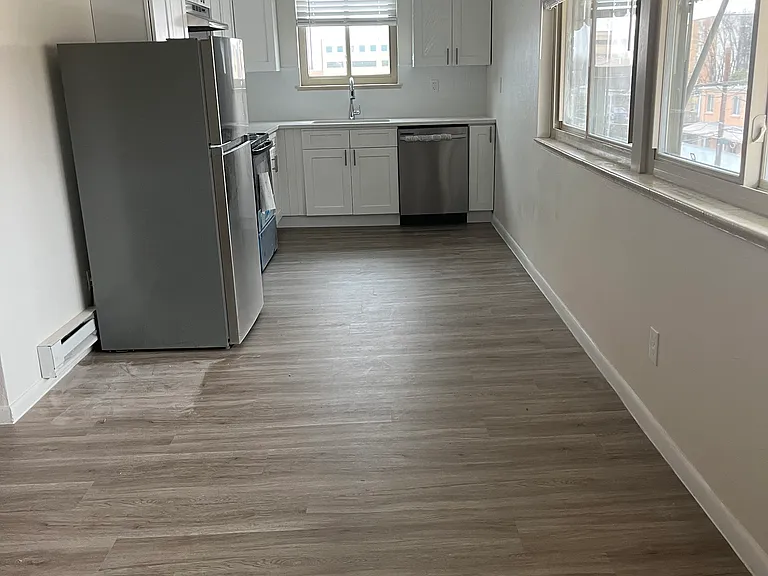 Virginia Mae Apartments — Photo 17