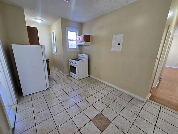 2nd image of 59 Derby Ave #33L