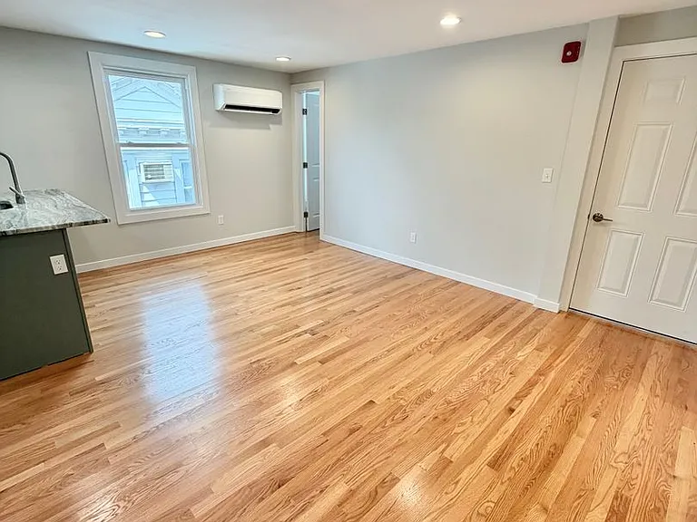 18 Cedar St — Photo 19