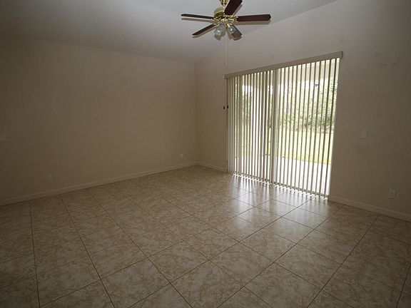 5th image of 523 Gardendale Cir SE
