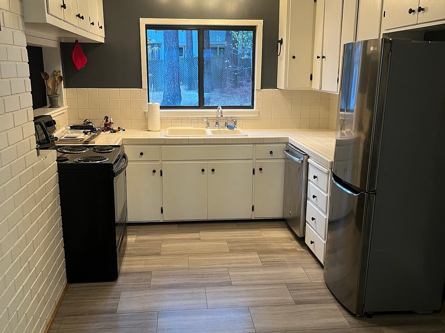 2 bed, 1200 sqft, $4,250 — Photo 3