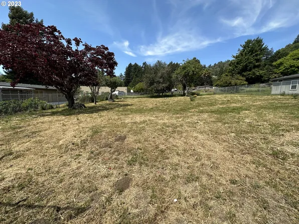 E Benham Ln #2201, Brookings, OR 97415