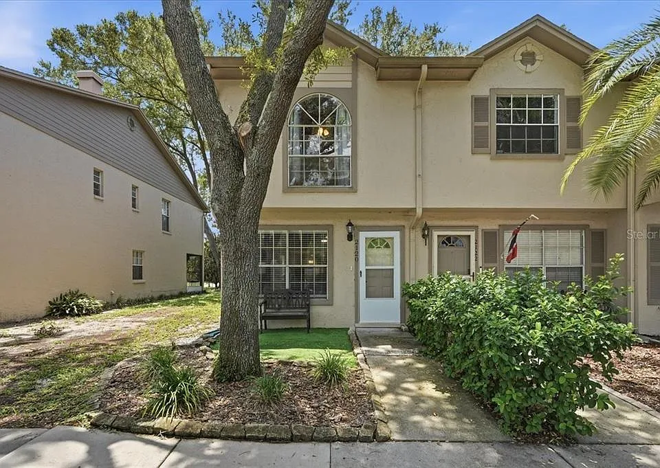 2120 Fletchers Point Cir