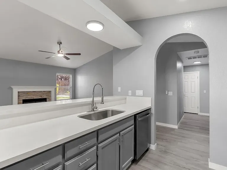 371 Shalako Dr — Photo 8