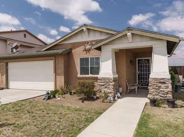 608 11th St, Sanger, CA 93657