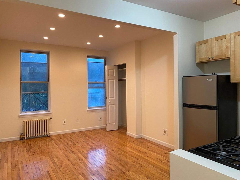 1st image of 109 E 2nd St #10